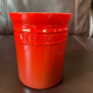 Le Creuset red utensil crock